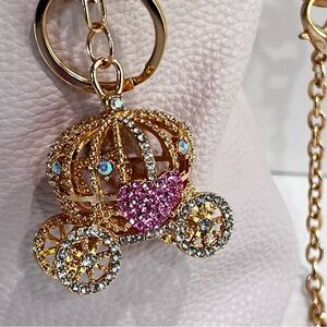 Gold Tone “Cinderella” Carriage Bag Charm Keychain with Pink Heart 🩷 👛